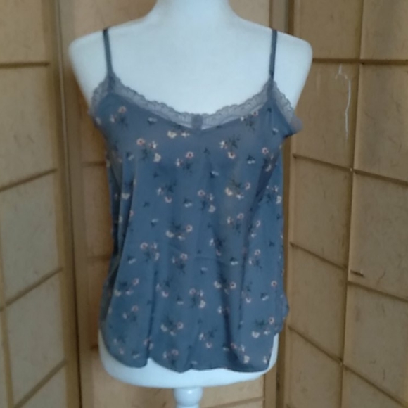 Hollister floral and lace tank top blouse - Picture 1 of 7
